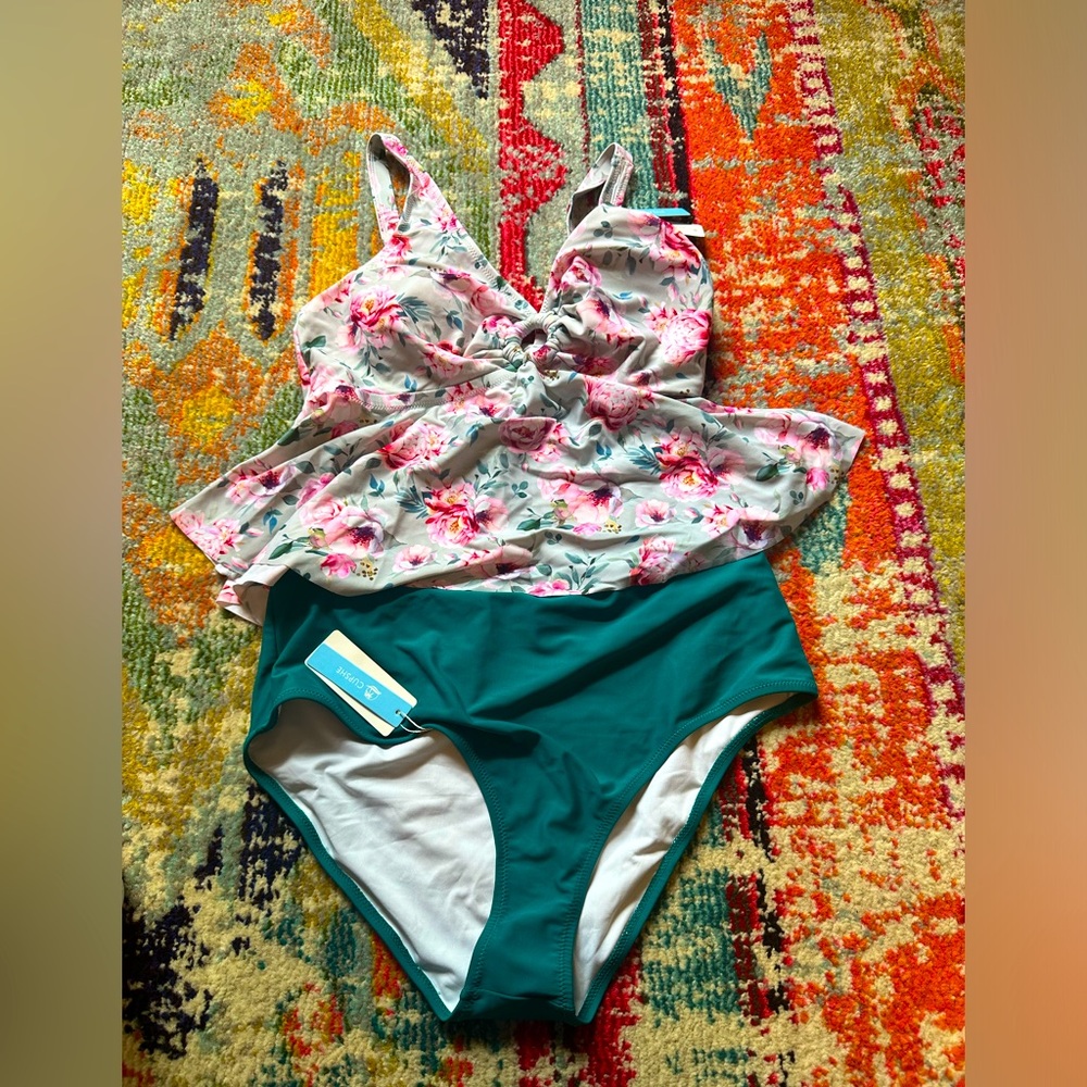 Cupshe 0X floral tankini